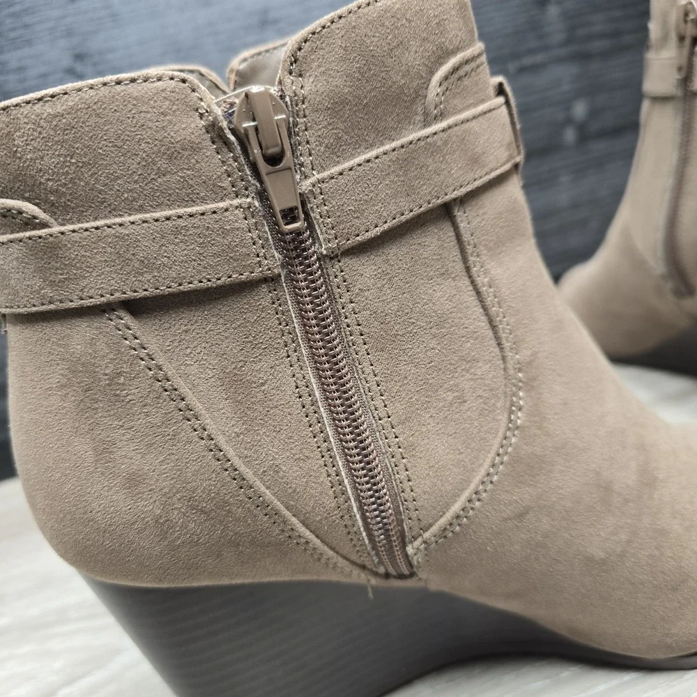 Market & Spruce Women's‎ Wedge Faux Suede Booties CD4 Brown Size 7.5